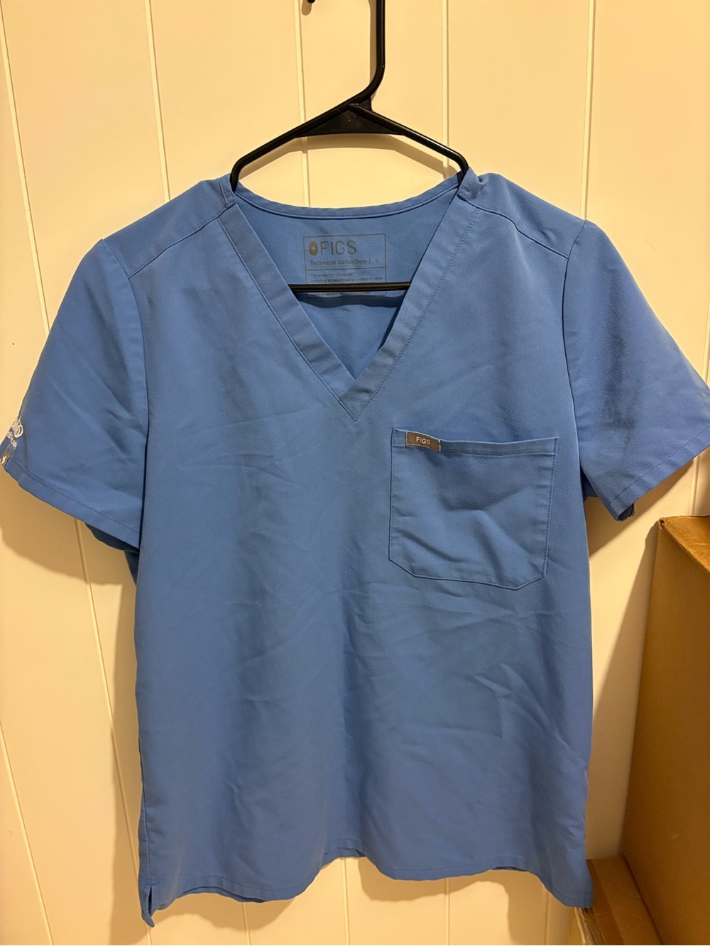 Figs Scrub Top in Blue
